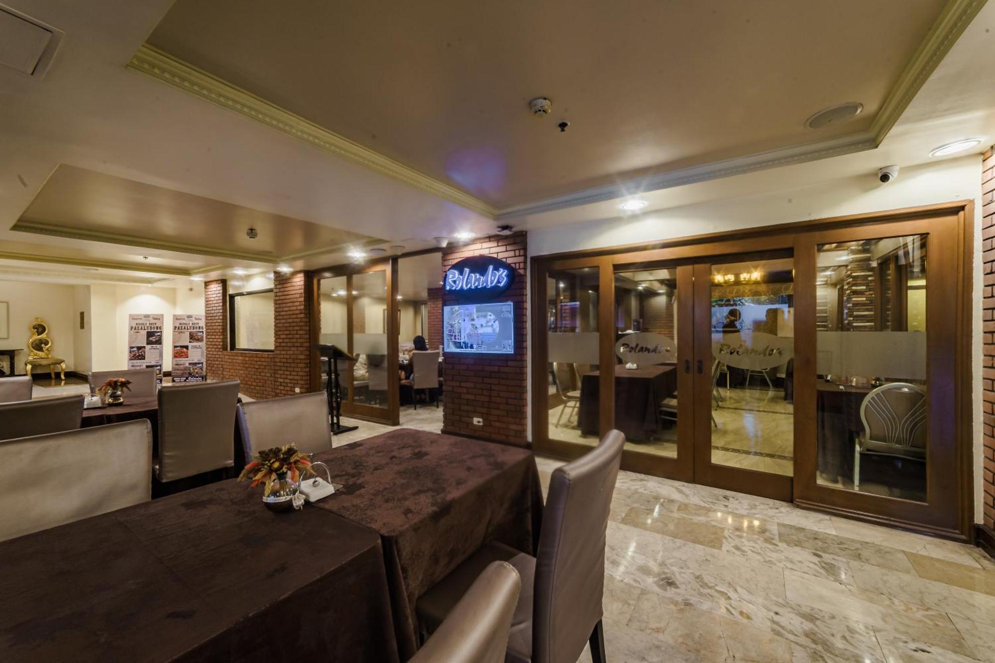 Villa Caceres Hotel Нага Екстериор снимка