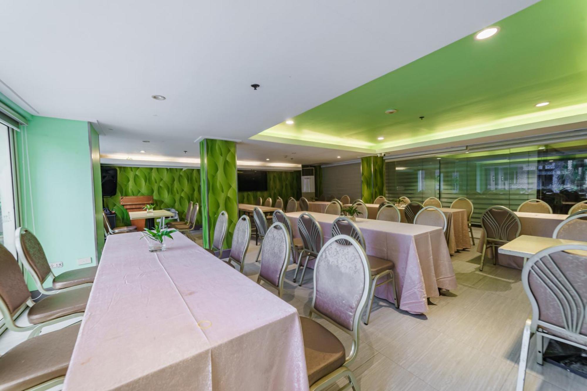 Villa Caceres Hotel Нага Екстериор снимка