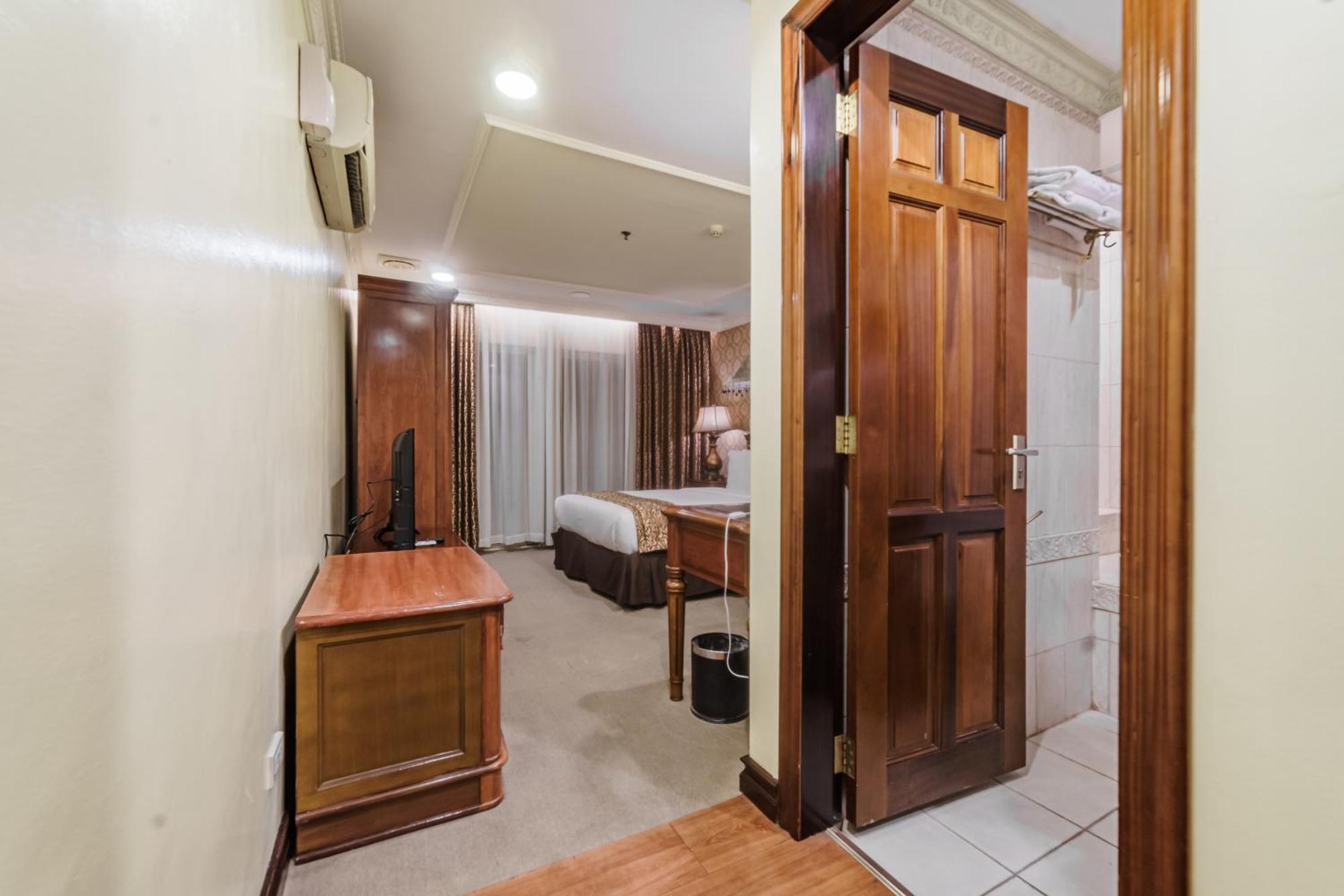 Villa Caceres Hotel Нага Екстериор снимка