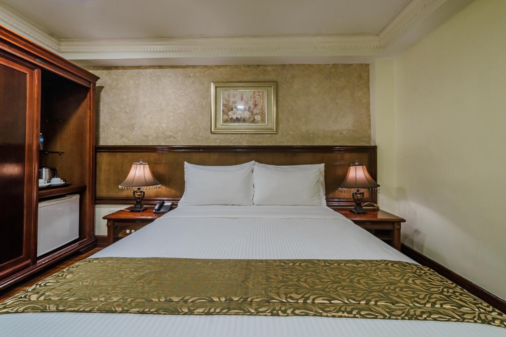 Villa Caceres Hotel Нага Екстериор снимка