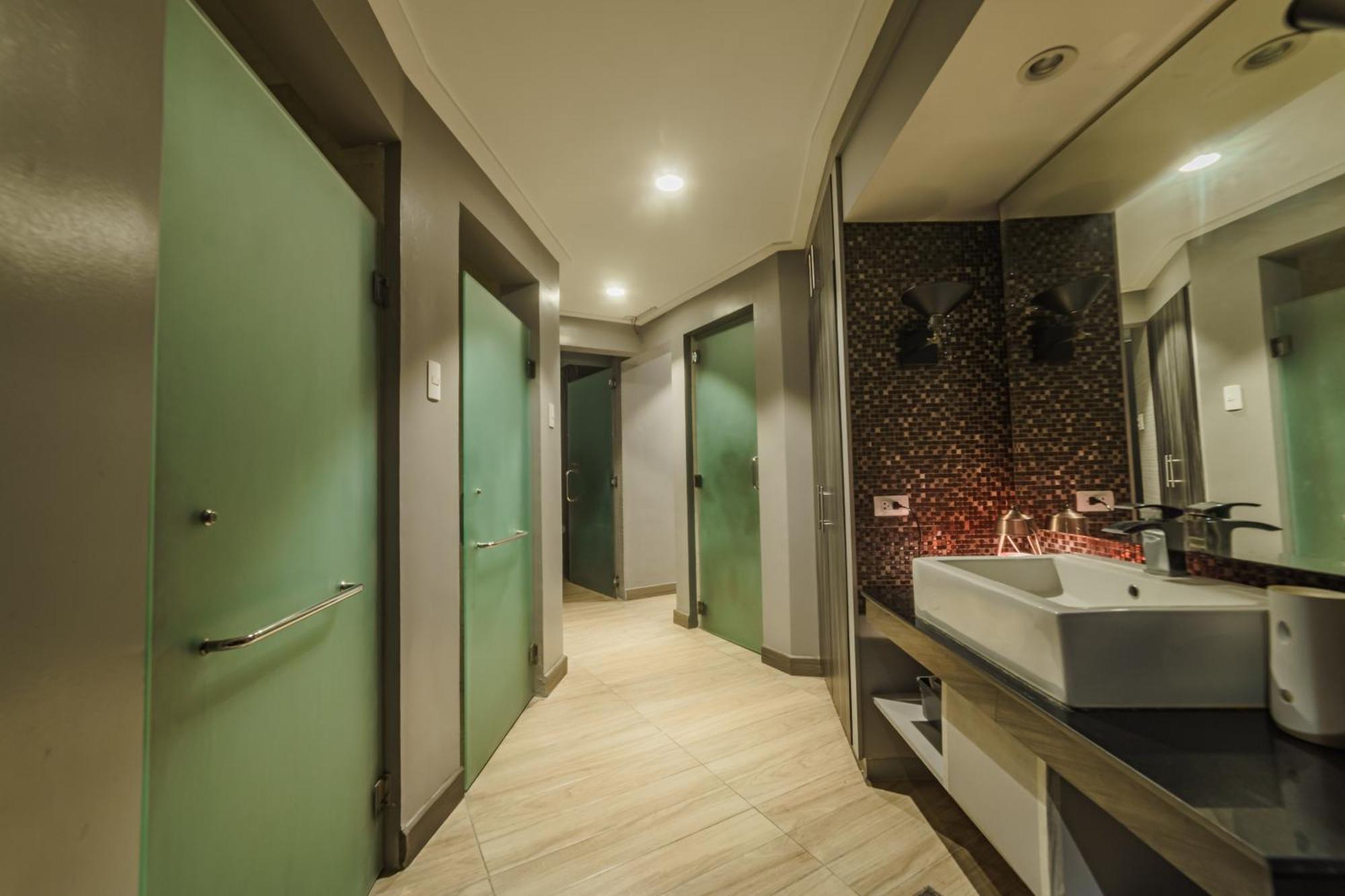 Villa Caceres Hotel Нага Екстериор снимка