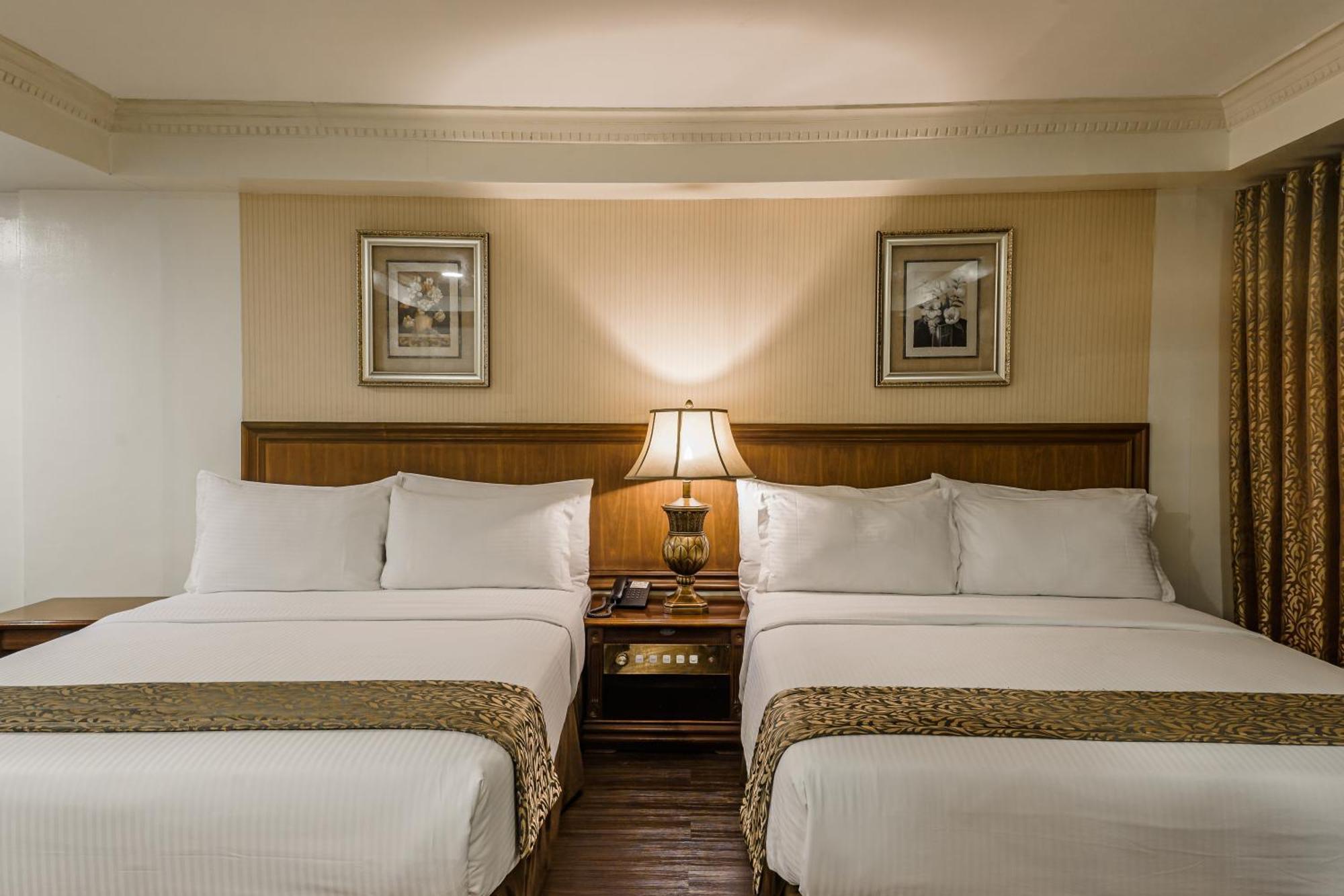 Villa Caceres Hotel Нага Екстериор снимка